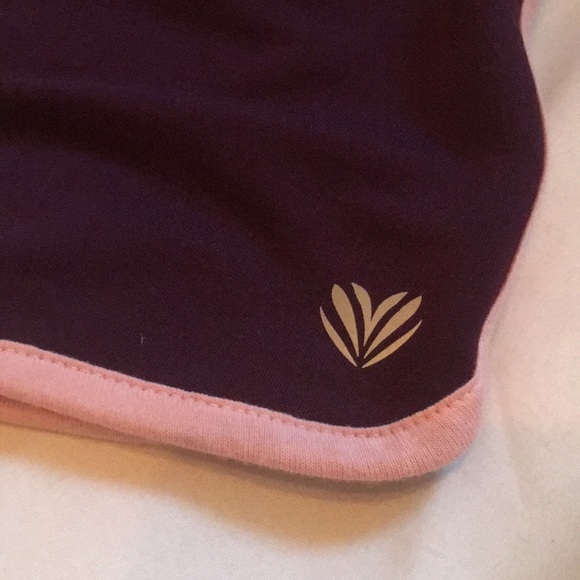 Shorts - Picture 3 of 5